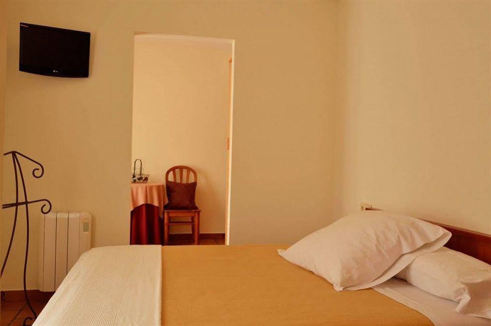 Hostal Jp Y Estudios Sangüesa Екстериор снимка