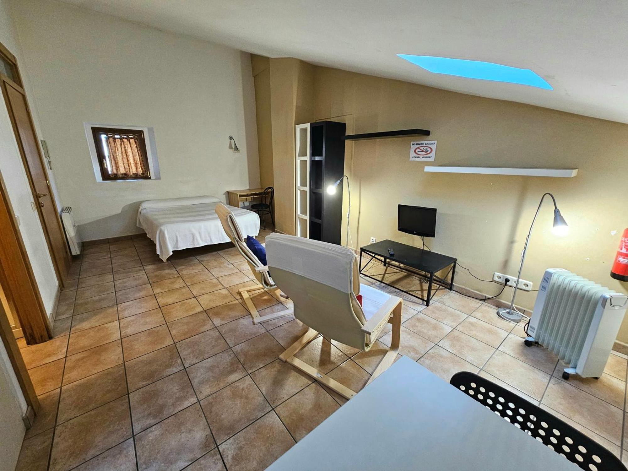 Hostal Jp Y Estudios Sangüesa Екстериор снимка