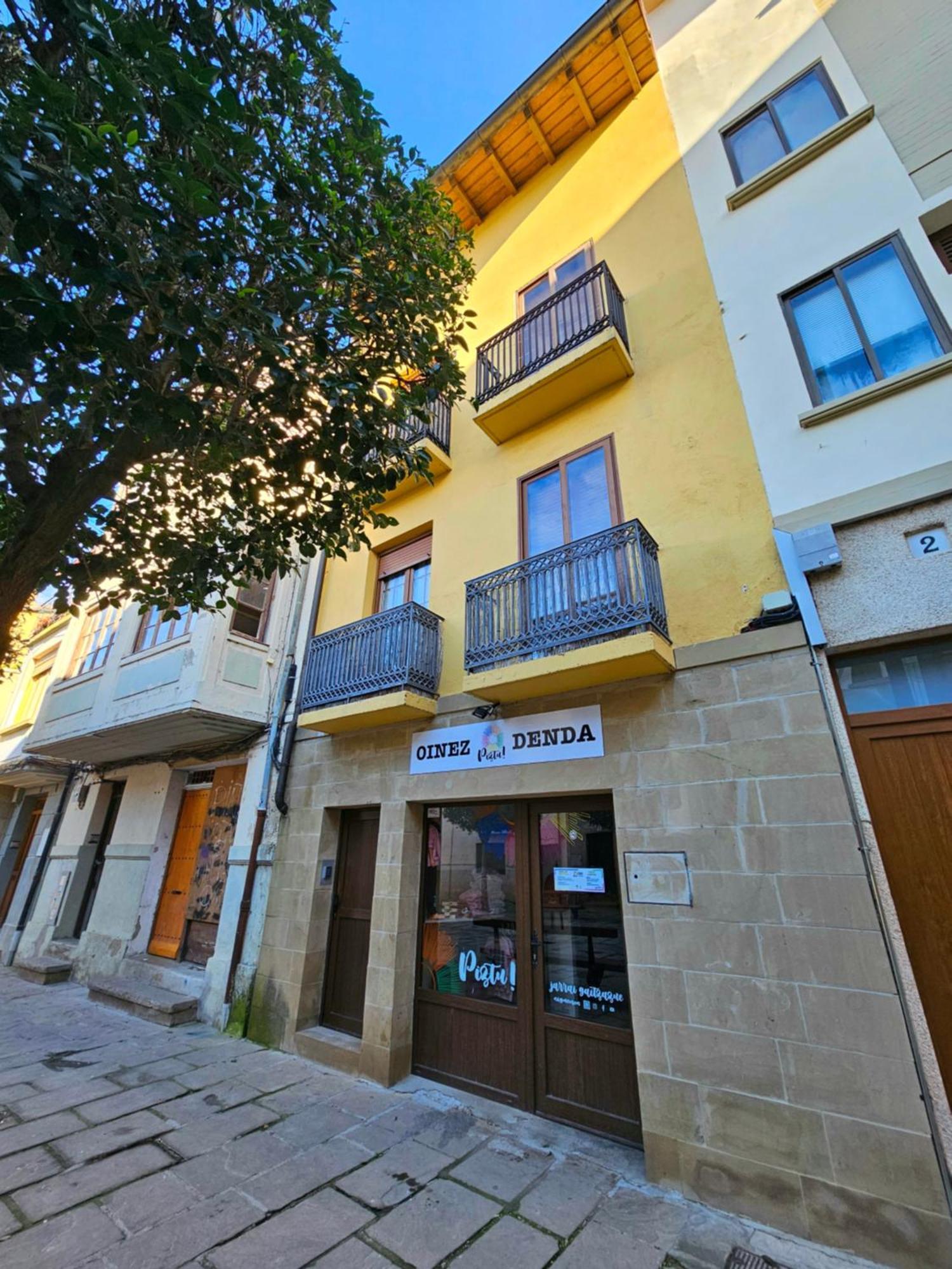 Hostal Jp Y Estudios Sangüesa Екстериор снимка