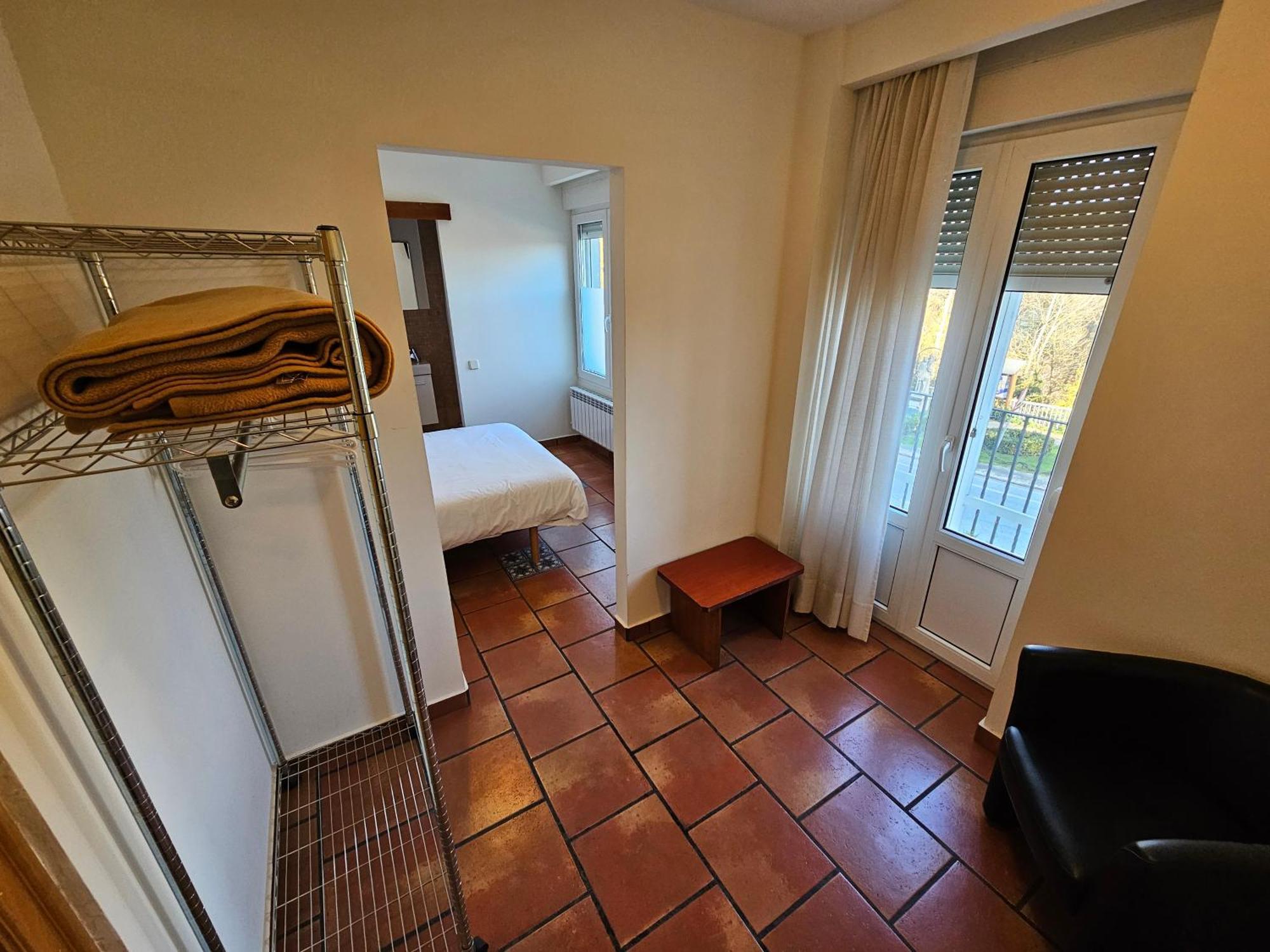 Hostal Jp Y Estudios Sangüesa Екстериор снимка