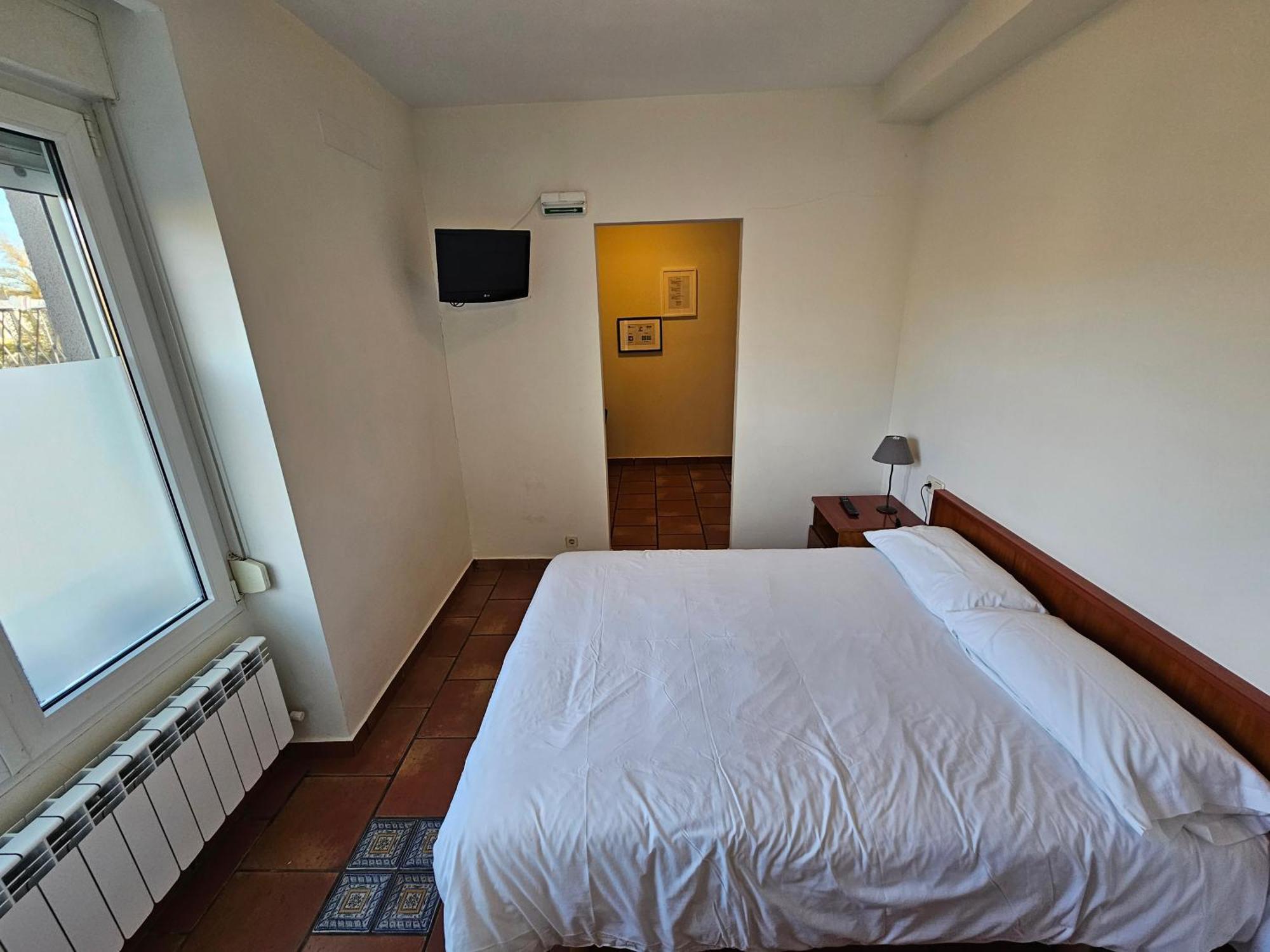 Hostal Jp Y Estudios Sangüesa Екстериор снимка