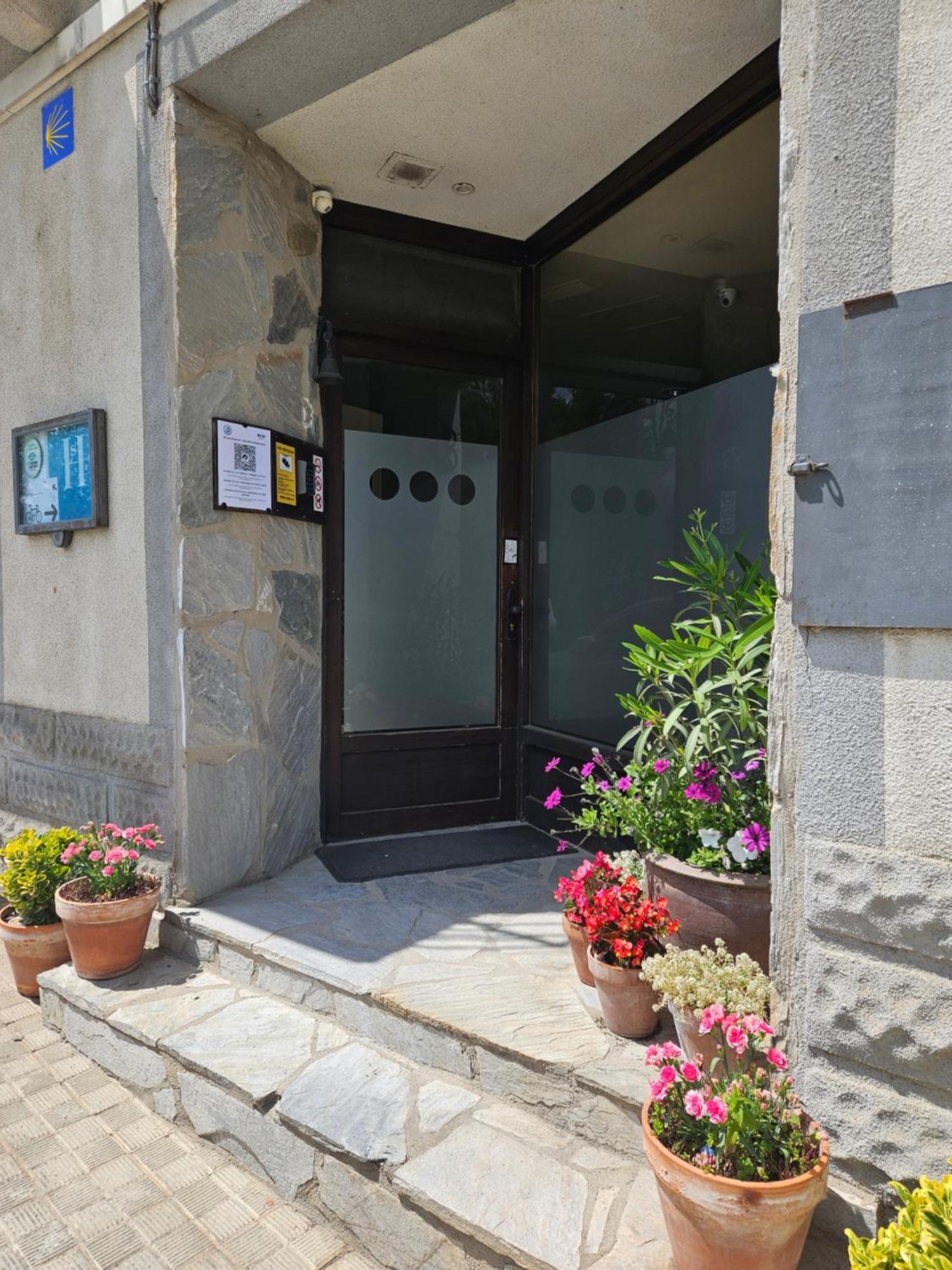 Hostal Jp Y Estudios Sangüesa Екстериор снимка